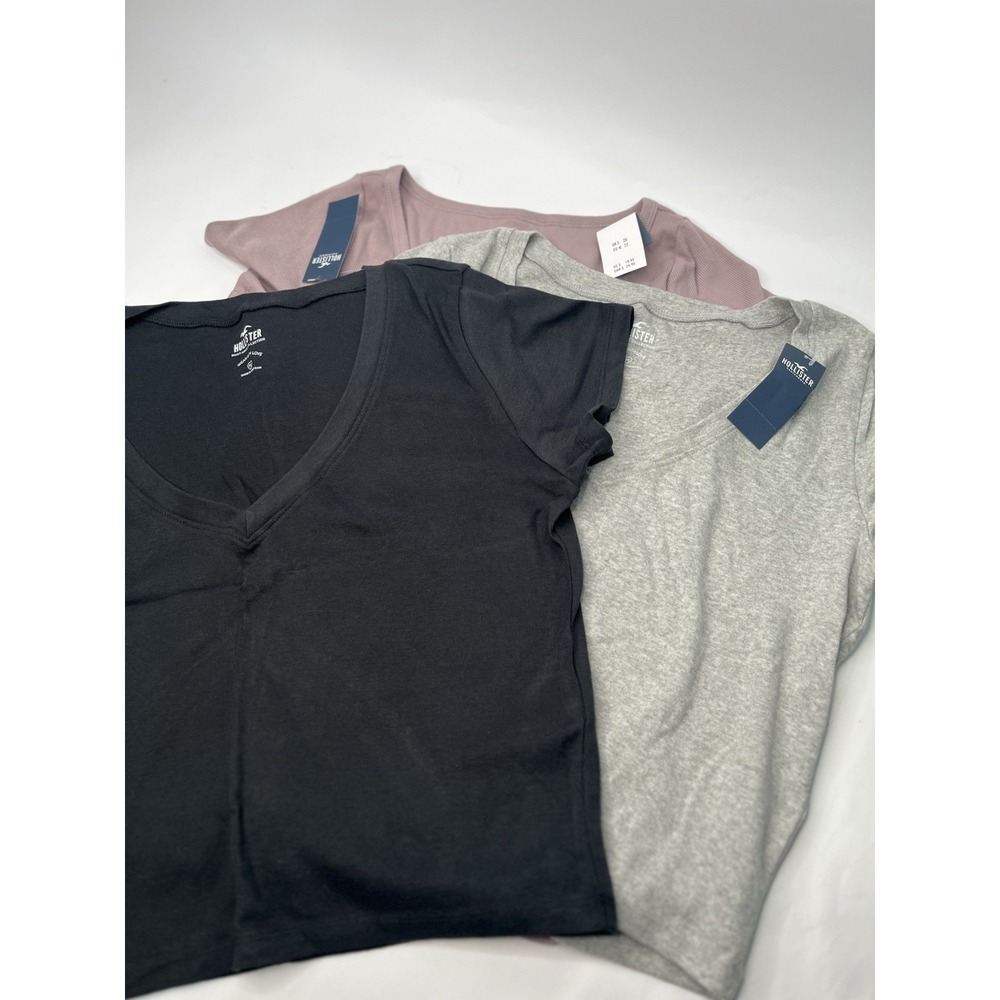 Hollister Women's V-Neck T-Shirts Lot of 3 Size Medium New Short Sleeve Tees